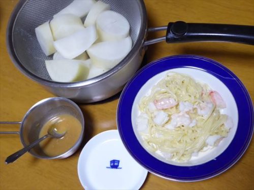 糖質ゼロ麺（レモンパスタソース・エビイカミックス）、蒸し大根（味噌メープルソース）
