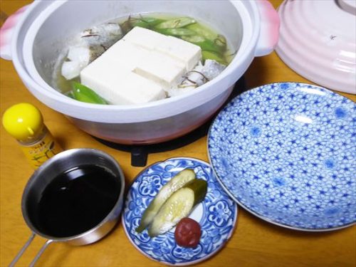 水炊き（鱈・豆腐・オクラ）、ぬか漬け（きゅうり）、梅漬け