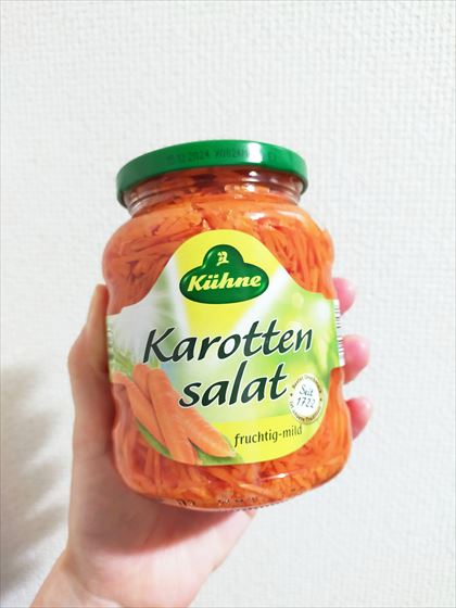 「Kiihne」というブランドの瓶詰めキャロットサラダ